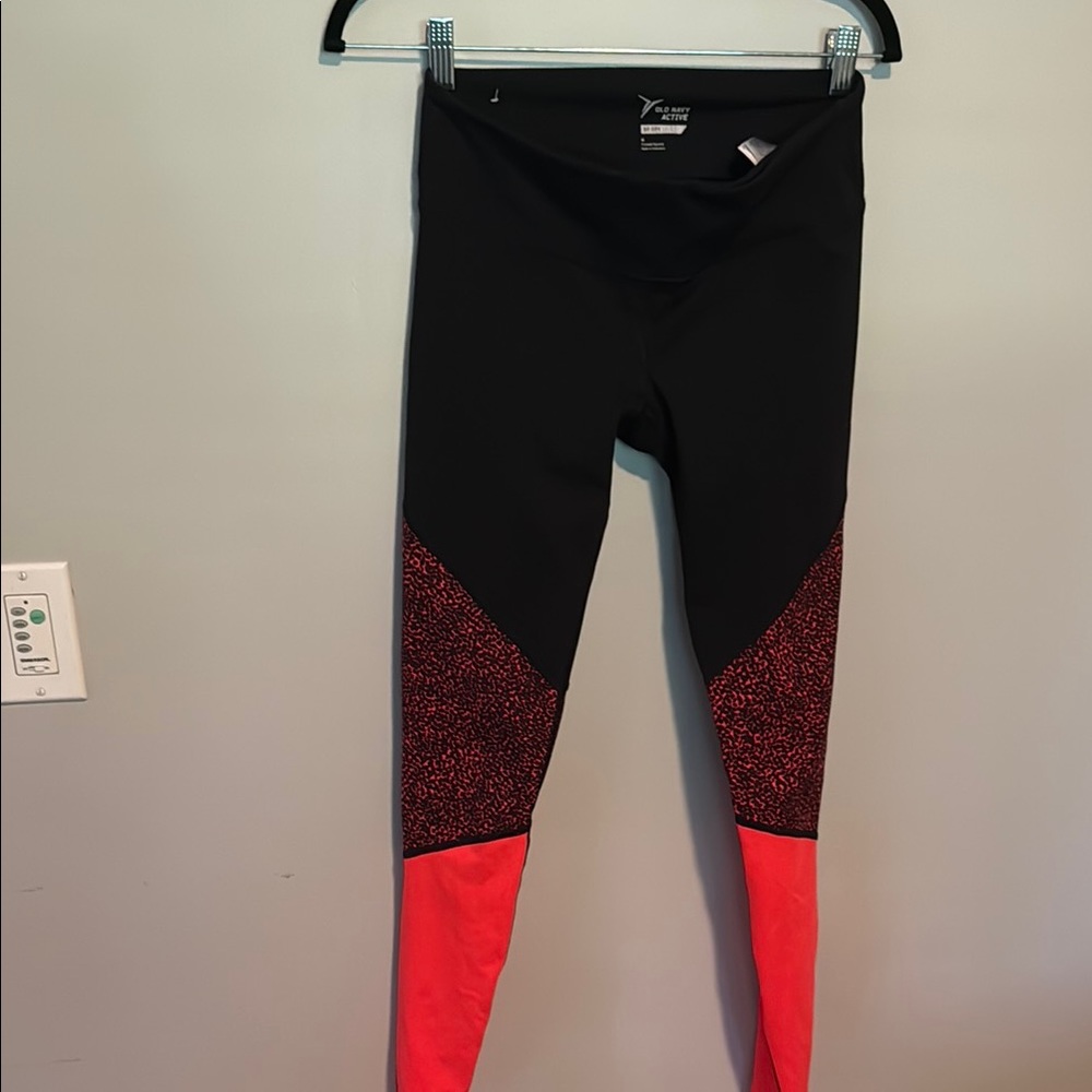 Old Navy Active Black and Neon Coral Athletic Leggings
